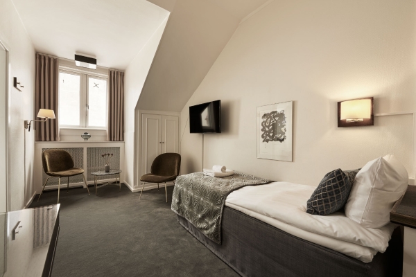 Ascot Hotel